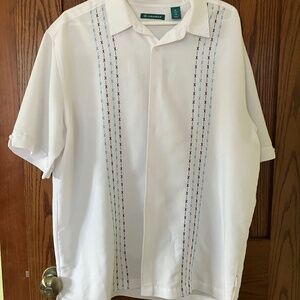 Men’s XL Cubavera button down lightweight shirt